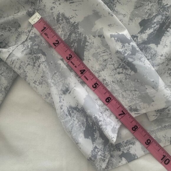 RB3 Mens Active Shorts L White Camo Running Pockets Performance Drawstring - Picture 7 of 11